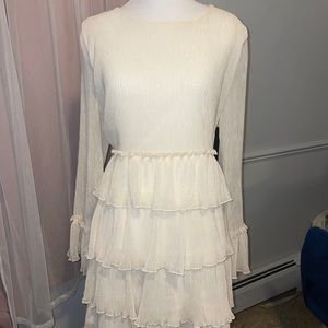 lulus cream size small dress!!